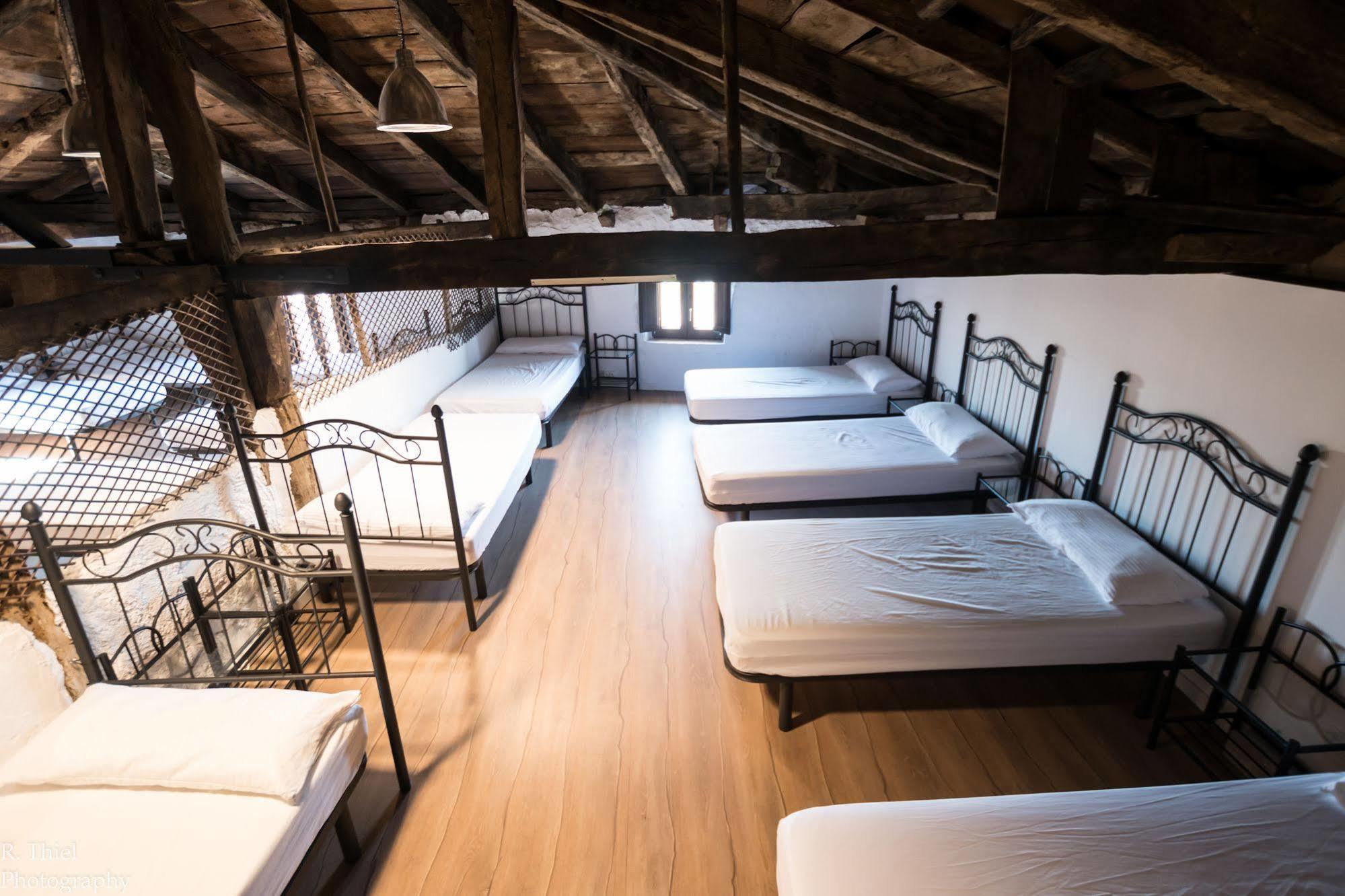 Albergue Rosalia / Pilgrim Hostel Castrojeriz Luaran gambar