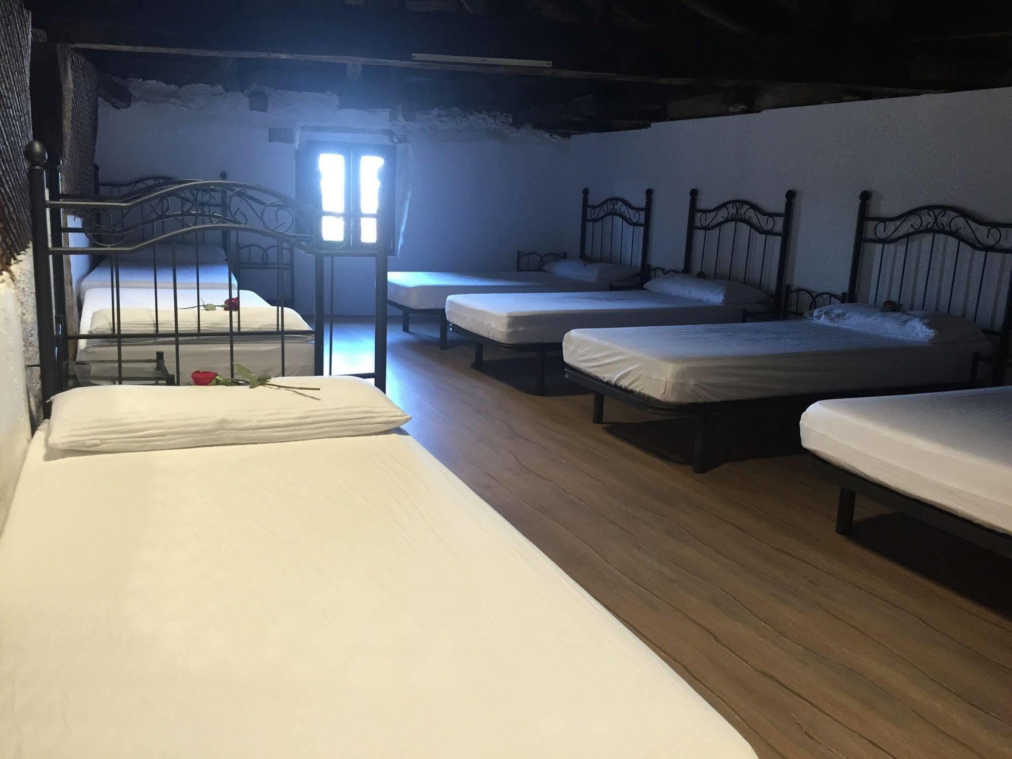 Albergue Rosalia / Pilgrim Hostel Castrojeriz Luaran gambar