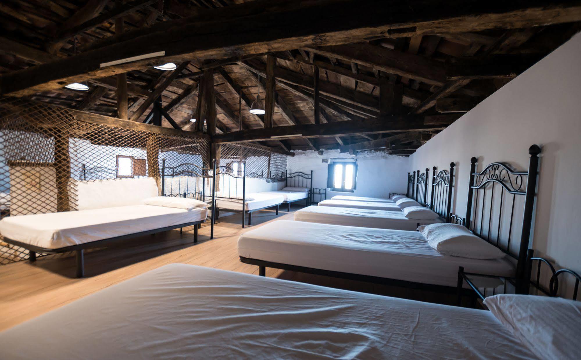 Albergue Rosalia / Pilgrim Hostel Castrojeriz Luaran gambar