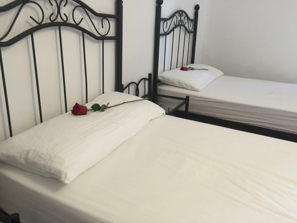 Albergue Rosalia / Pilgrim Hostel Castrojeriz Luaran gambar